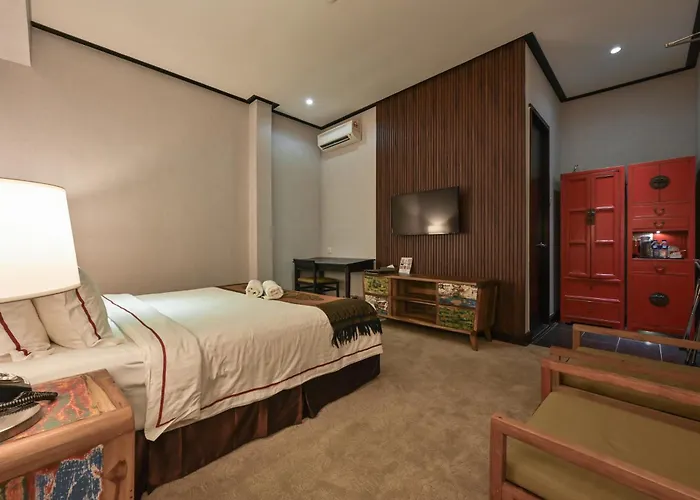1825 Gallery Hotel