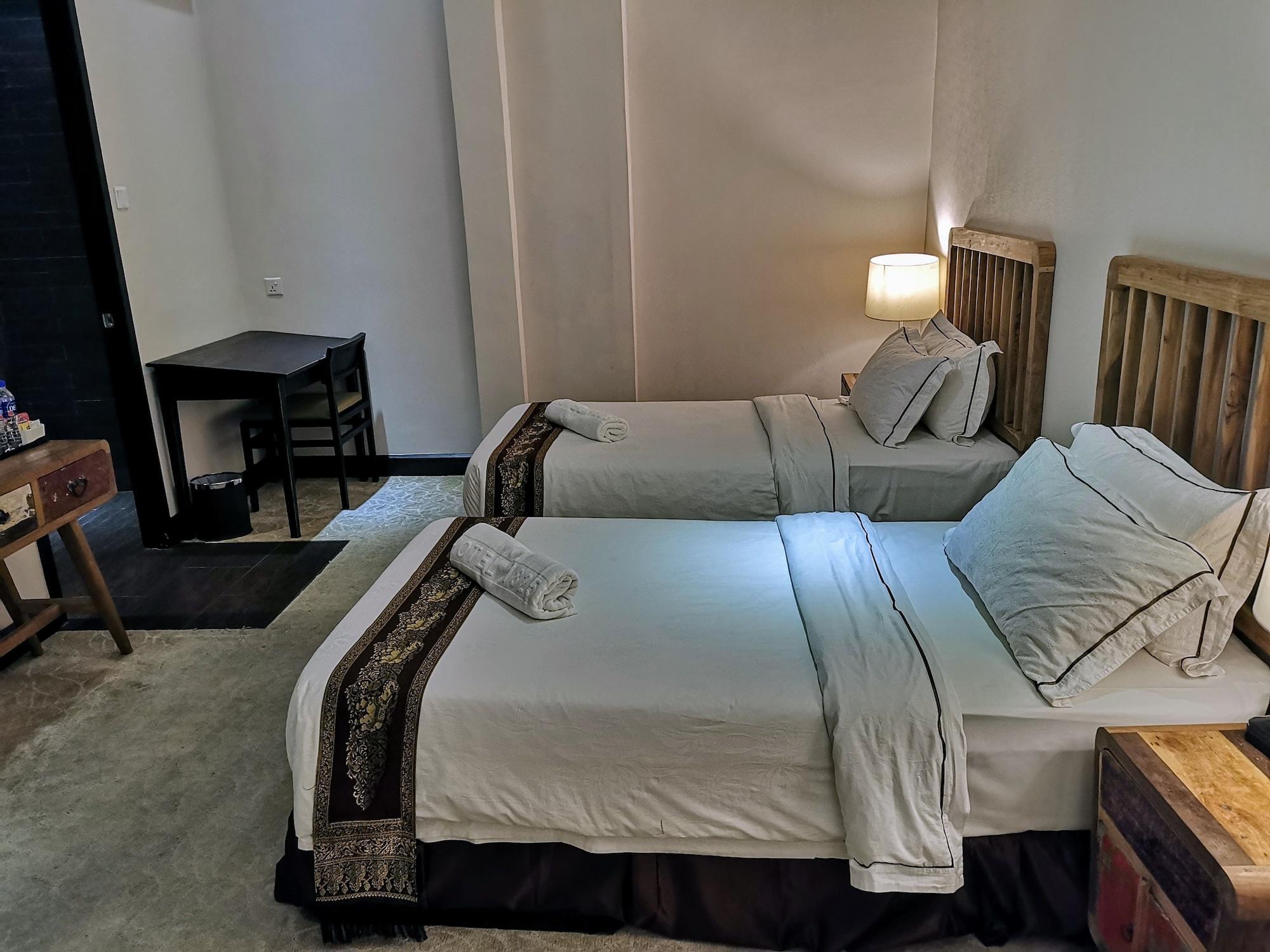 Hotel 1825 Gallery