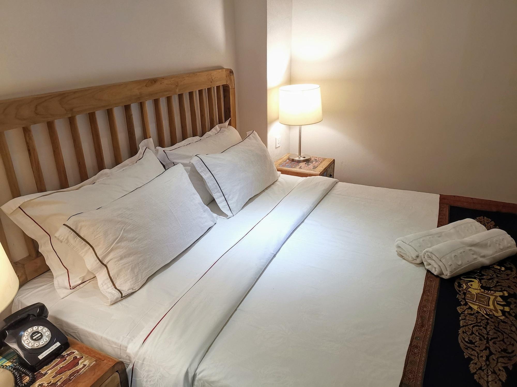 Hotel 1825 Gallery