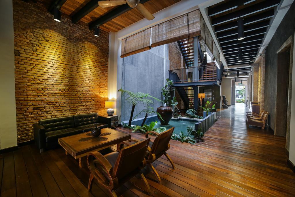 1825 Gallery Hotel 3*